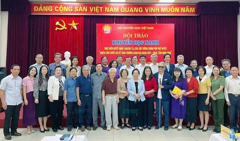 Ảnh: Các đại biểu tham dự Hội thảo Khuyến học xanh